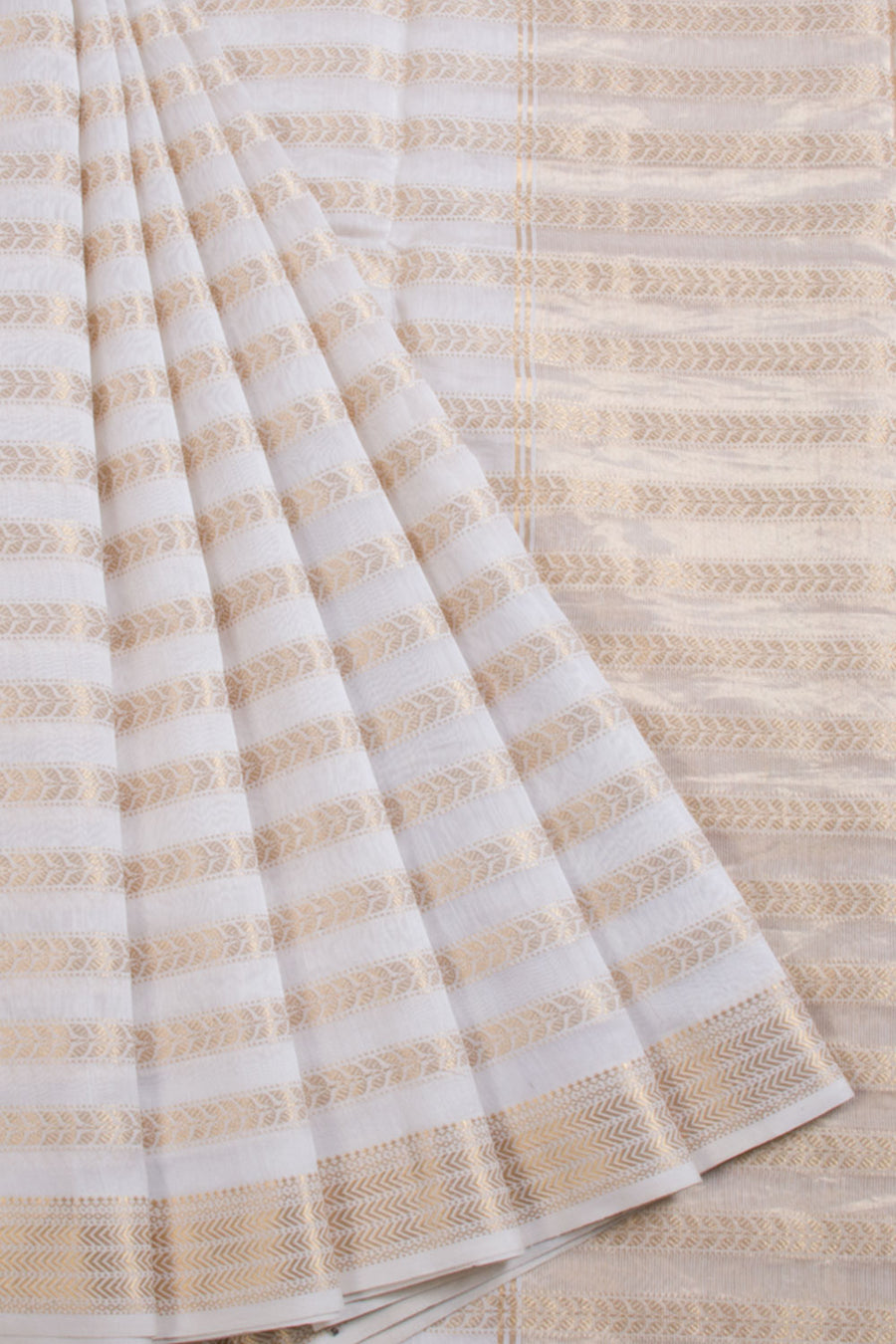 White Handloom Maheswari Silk Saree - Avishya