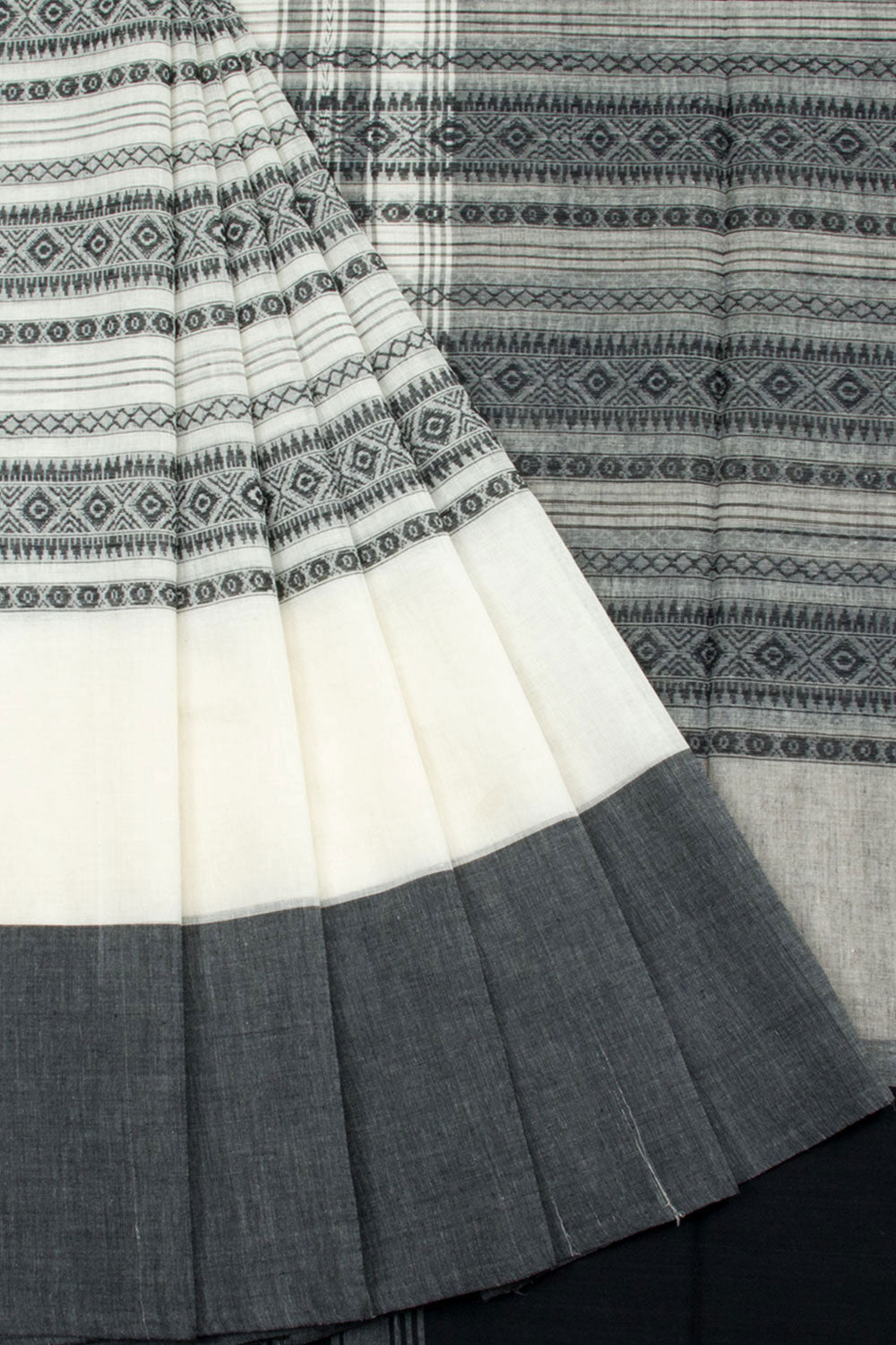 White - Bengal Handwoven Cotton Begumpuri Saree 14 main image 0