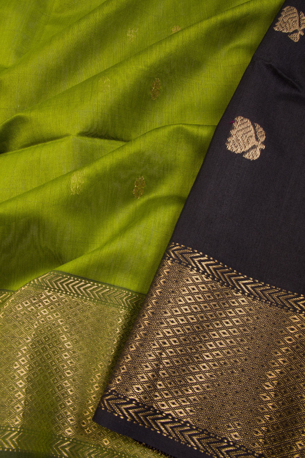 Green Handloom Maheshwari Silk Cotton Saree 10068652 - Avishya