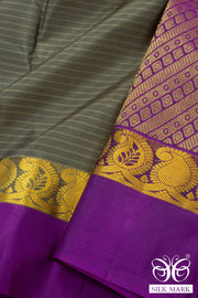 Green Kanjivaram Pure Silk Saree with Contrast Pallu 10074824