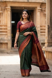 Green Ettukol Kanjivaram Silk Saree with Seepu Rekku Border 10077914