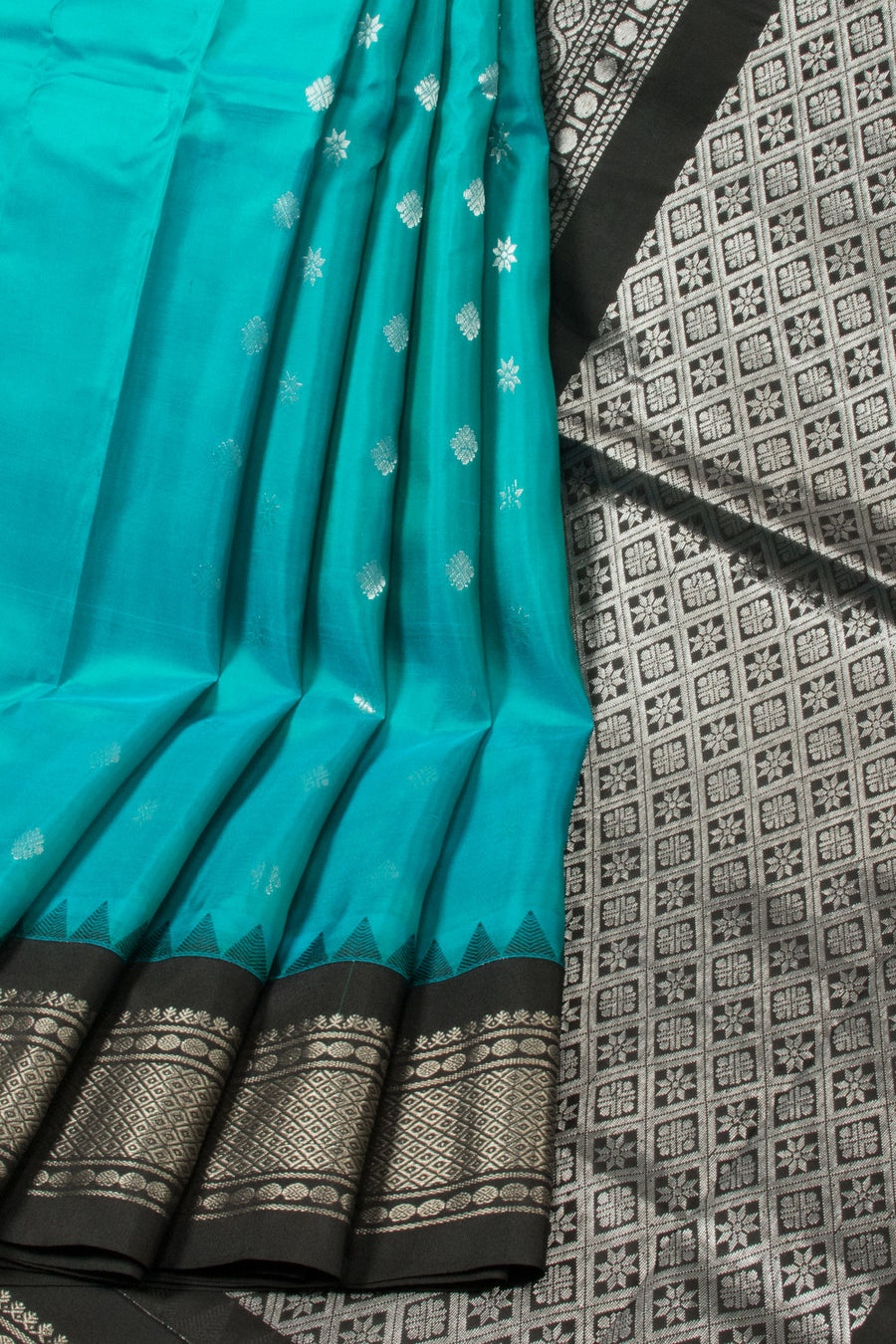 Blue  Handloom Gadwal Kuttu Silk Saree - Avishya