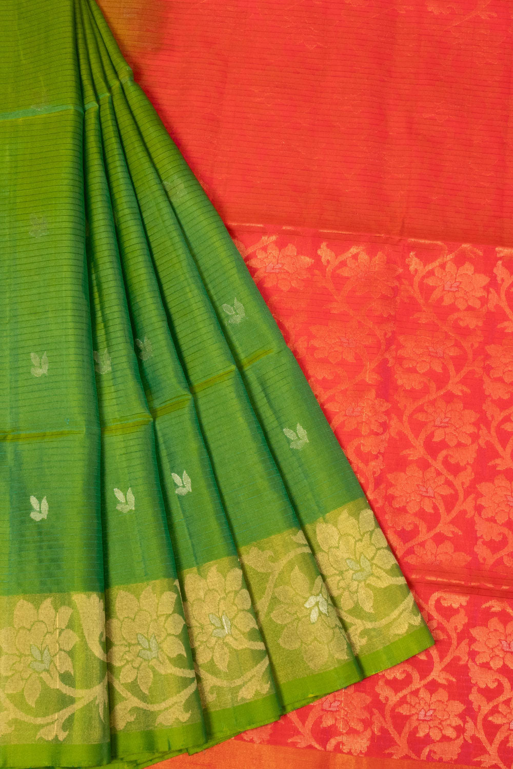 Green Handloom Kanjivaram Soft Silk Saree 10065218