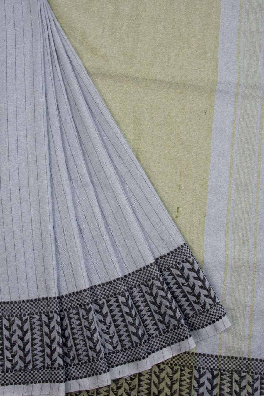 Grey Shantipur Tant Bengal Cotton Saree 10068797 - Avishya