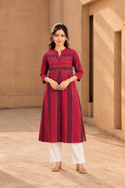Maroon Handcrafted Cotton Kurta with Embroidered Accents 10077638