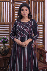 Black Hand Embroidered Cotton Kurta 10062659