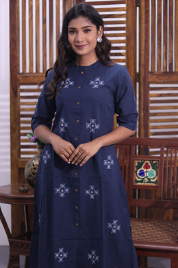 Blue Hand Embroidered Cotton Kurta 10062697