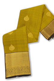 Green Kanjivaram Pure Silk Saree with Contrast Pallu 10074828