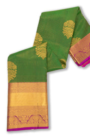 Green Kanjivaram Pure Silk Saree with Contrast Pallu 10074831