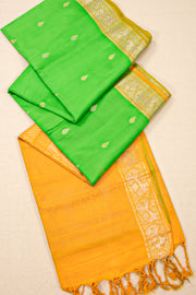 Green Handloom Kanjivaram Soft Silk Saree 10076154
