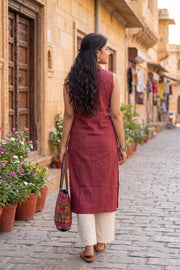Maroon Handcrafted Solid Style Sleeveless Oxford Cotton Kurta 10077444