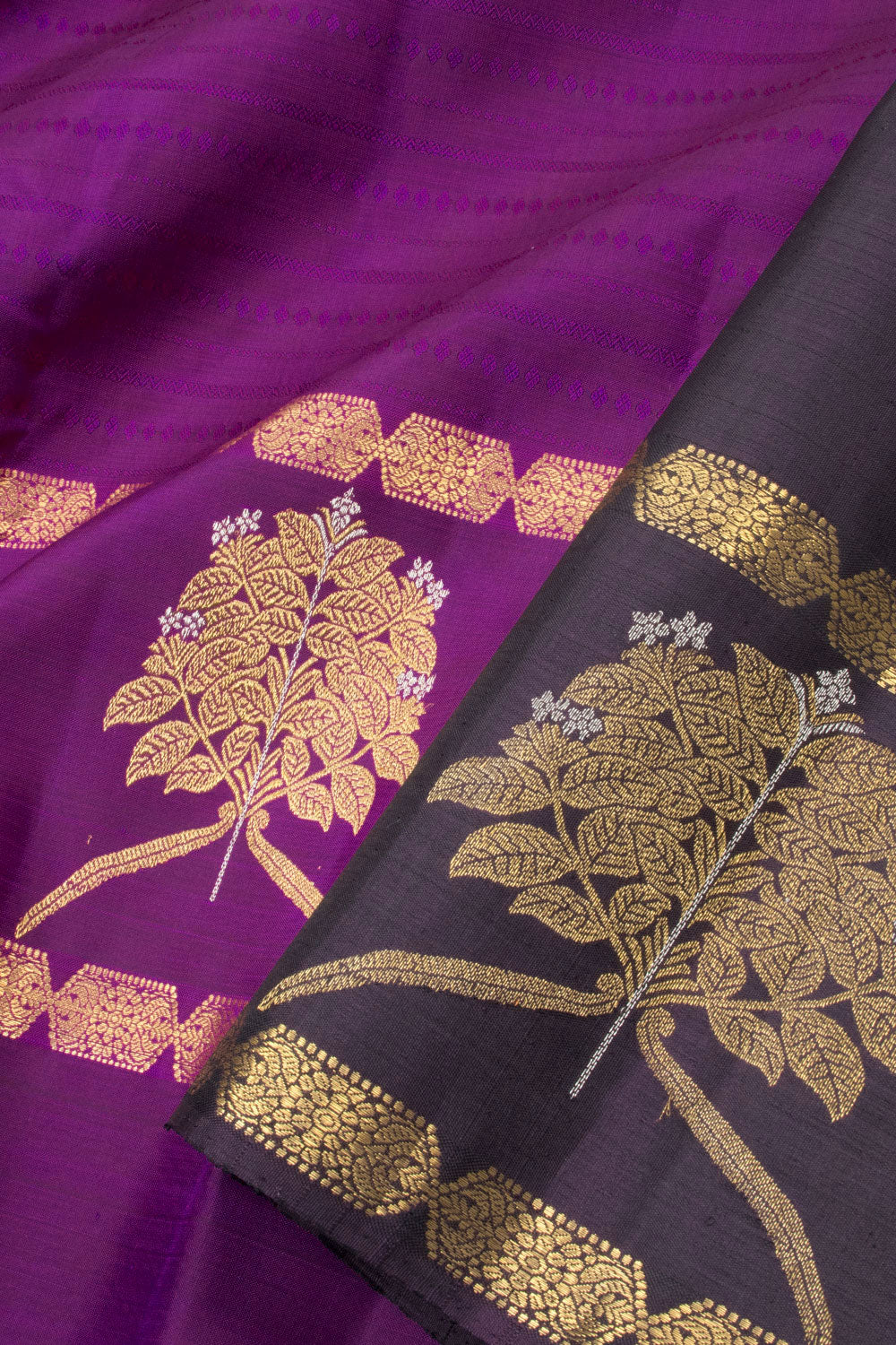 Purple Handloom Pure Zari Kanjivaram Silk Saree 10063125