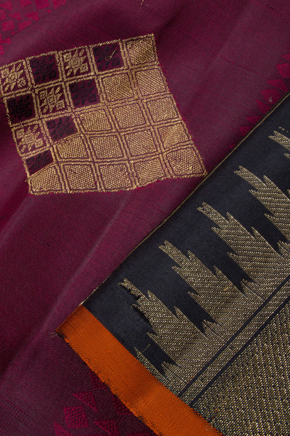 BishtHub Kanjivaram Sari In Seta Jacquard Rosso Con Camicetta Non Cucita - 6,3 Mt + 0,8 Mt