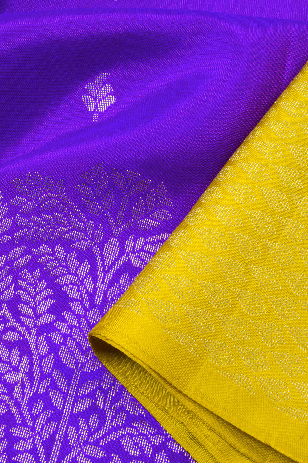 Deep Violet Handloom Kanjivaram Soft Silk Saree 10063303