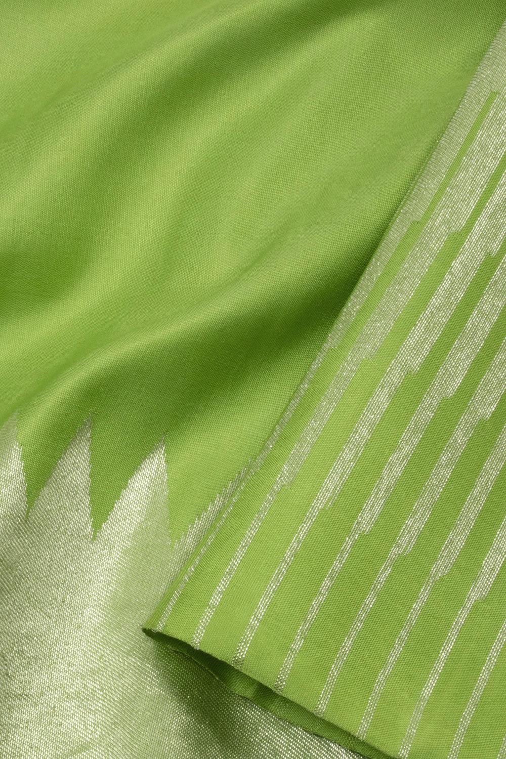 Green Birbal Handloom Kanjivaram Silk Saree - Avishya