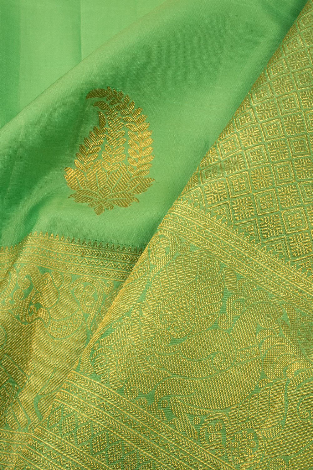 Green Handloom Kanjivaram Silk Saree  - Avishya