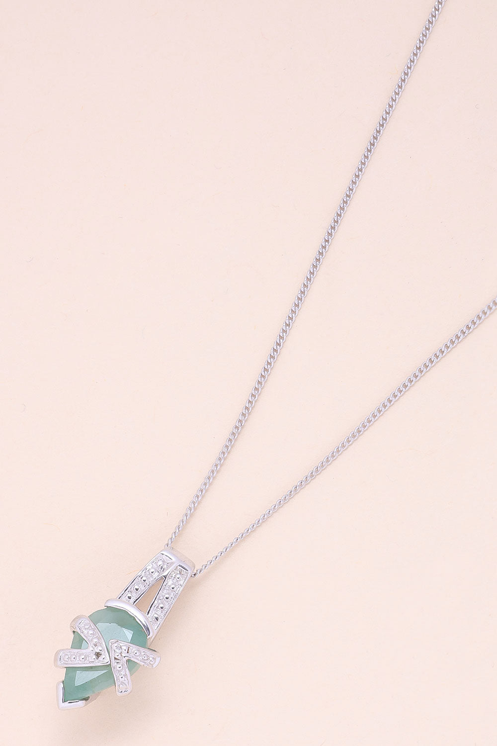 Emerald Silver Necklace Pendant Chain 10067184 - Avishya