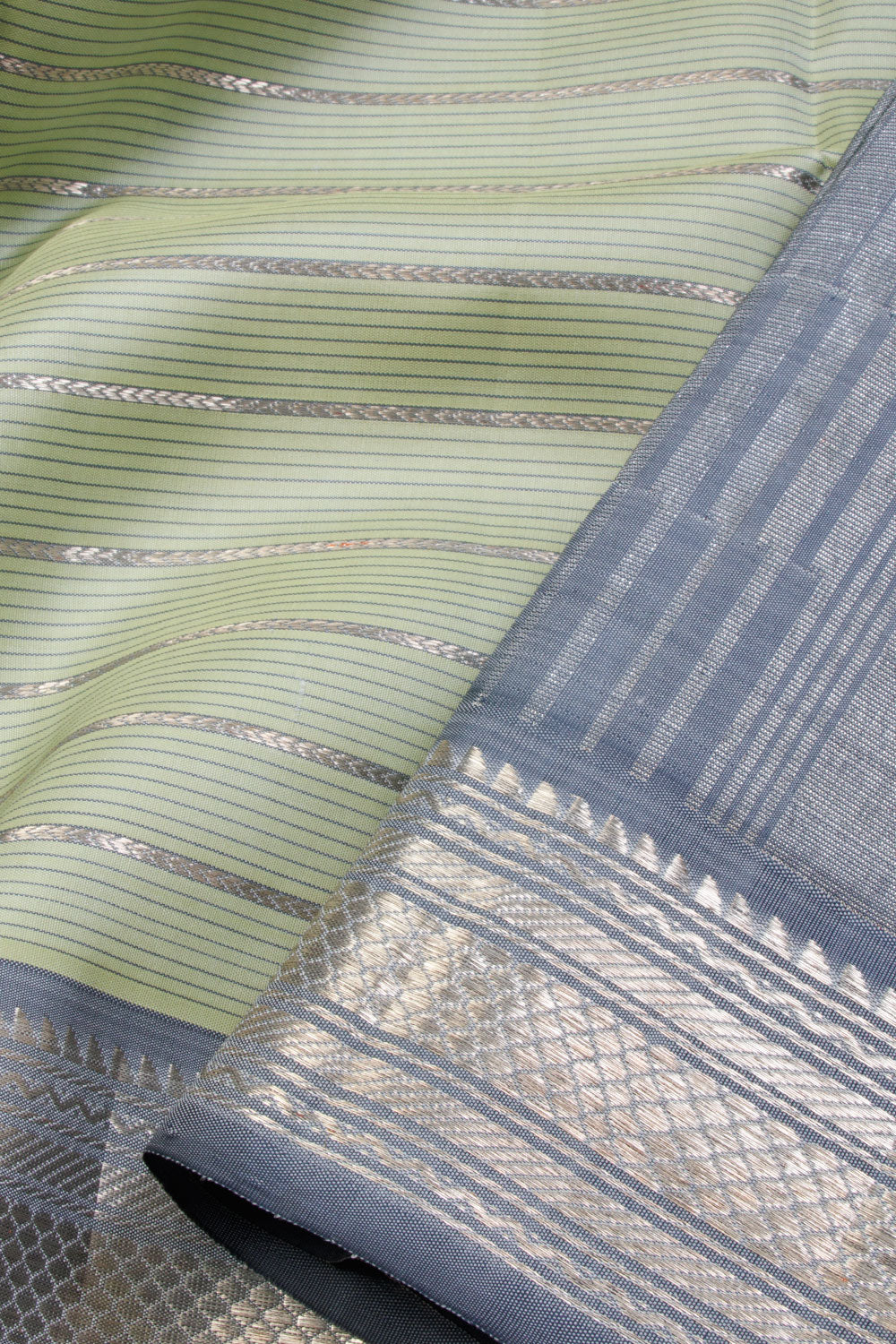 Moss Green Handloom Kanjivaram silk saree - Avishya