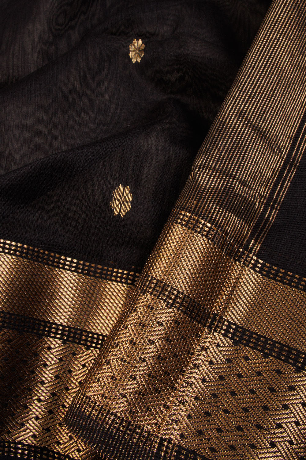 Black Handloom Maheshwari Silk Cotton Saree 10068659 - Avishya