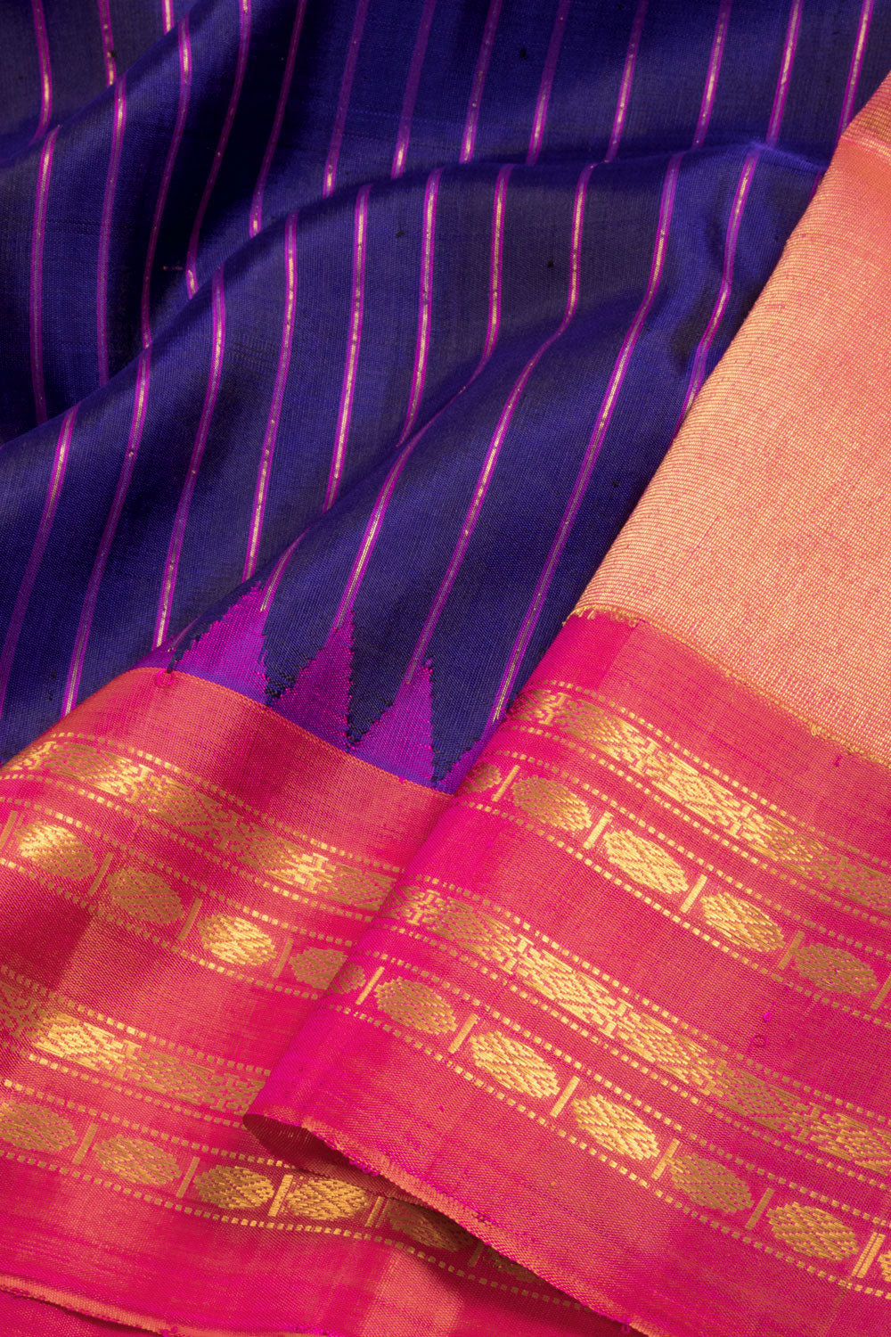 Purple Handloom Gadwal Kuttu Silk Saree 10068740 - Avishya