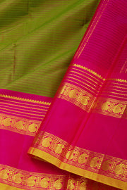 Green Kanjivaram Pure Silk Saree with Contrast Pallu 10074887