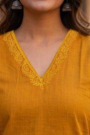 Yellow Handcrafted Solid Style Embroidered Cotton Kurta 10077411