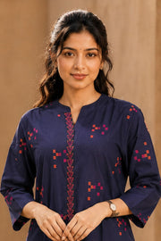 Blue Hand Embroidered Cotton Kurta 10077668