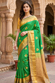 Green Kanjivaram Vegan Silk Saree with Contrast Pallu 10073891