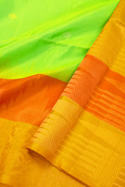 Sunny Parrot Green Handloom Kanjivaram Soft Silk Saree With Butta Design And Temple Border 10076801