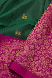 Deep Woodland Green Handloom Kanjivaram Soft Silk Saree With Leaf Butta Design And Floral Border 10076802