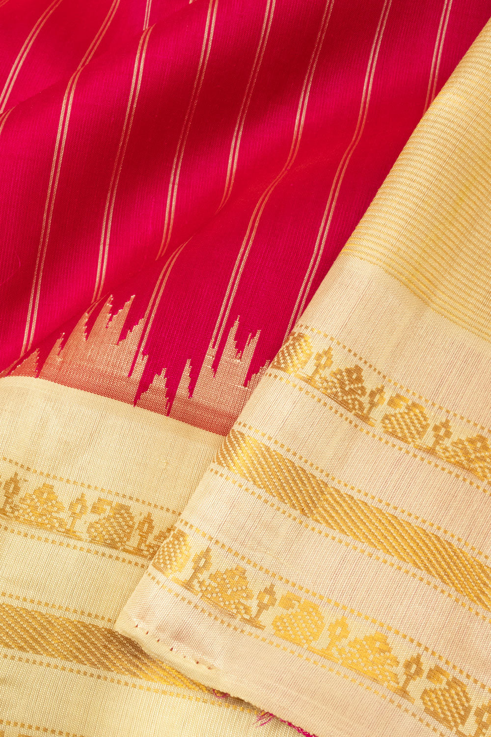 Magenta Gadwal Silk Cotton Saree - Avishya