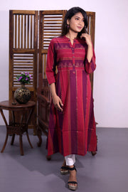 Maroon Handcrafted Cotton Kurta with Embroidered Accents 10062665