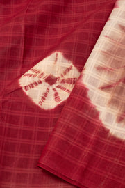 Red Handcrafted Sungudi Cotton Saree 10077103