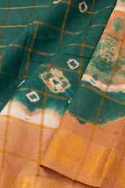 Peacock Green Handcrafted Sungudi Cotton Saree 10077107
