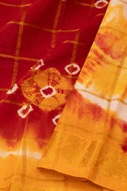 Red Handcrafted Sungudi Cotton Saree 10077108