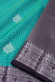 Green Kanjivaram Vegan Silk Saree with Contrast Pallu 10073878