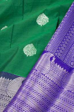 Green Kanjivaram Vegan Silk Saree with Contrast Pallu 10074855