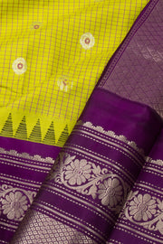 Green Gadwal Kuttu Silk Saree 10075416