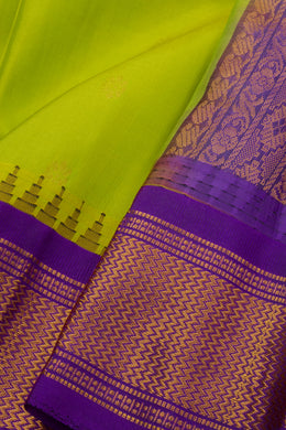 Green Gadwal Kuttu Silk Saree 10075427