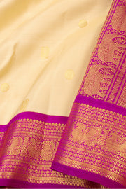 Navajo White Korvai Kanjivaram Silk Saree 10075652