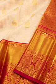 Cream Kanjivaram Pure Silk Saree with Contrast Pallu 10074822