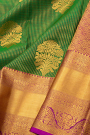 Green Kanjivaram Pure Silk Saree with Contrast Pallu 10074831