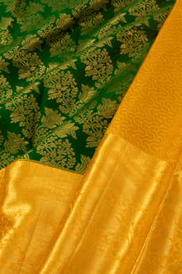 Rainforest Green Kanjivaram Pure Silk Saree With Floral Design And Peacock Border 10076720