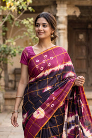 Magenta Pink and Blue Checked Tie-Dye Sungudi Cotton Saree 10078007