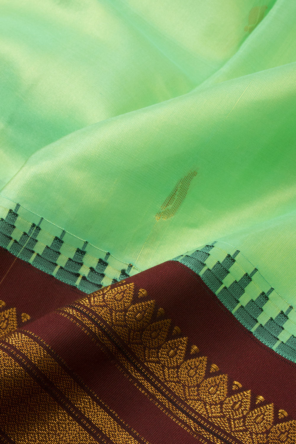 Fern Green Handloom Gadwal Kuttu Silk Saree - Avishya