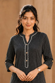 Rustic Black Hand Embroidered Cotton Kurta 10077657