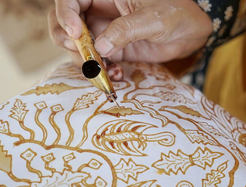 Traditional Dabu artisans at work