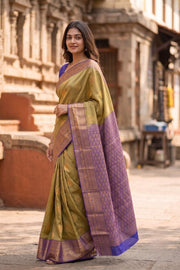 Green Kanjivaram Vegan Silk Saree with Contrast Pallu 10073890