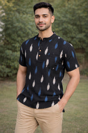 Ikat Cotton Men's Short Kurta With Slim-Fit Design & Front Pocket 10076947