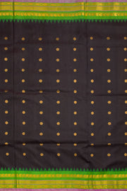 Gadwal Kuttu Weave Handloom Silk Saree in Black with Contrast Leaf Green Border and Pallu 10062950